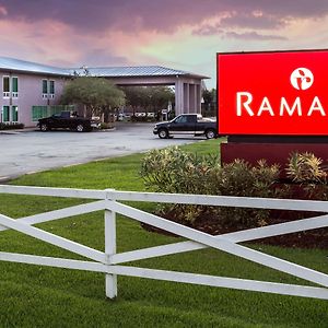 Ramada By Wyndham Luling Hotel Exterior photo