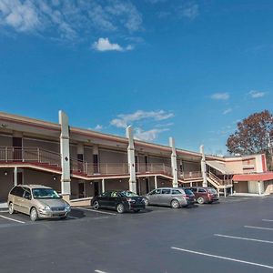 Econo Lodge Hermitage Exterior photo