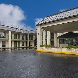 Quality Inn Raeford Exterior photo