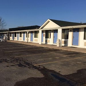 Travelodge By Wyndham Benton Harbor Mi Exterior photo