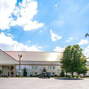 Quality Inn & Suites Elizabethtown Exterior photo