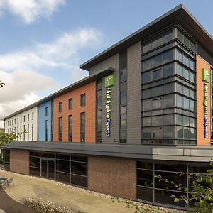 Holiday Inn Express Dunstable, An Ihg Hotel Exterior photo