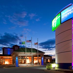 Holiday Inn Express Cambridge, An Ihg Hotel Exterior photo