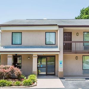 Days Inn By Wyndham Winston Salem North Exterior photo