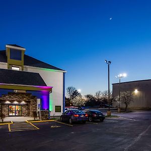 Surestay Plus Hotel By Best Western Blue Springs Exterior photo