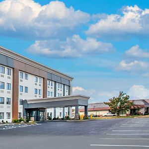 La Quinta Inn By Wyndham St. Louis Hazelwood - Airport North Exterior photo