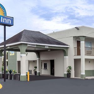 Days Inn By Wyndham Goose Creek Charleston Exterior photo