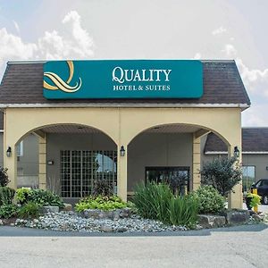 Quality Hotel & Suites Woodstock Exterior photo