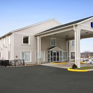 Days Inn By Wyndham Woodstock Exterior photo