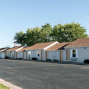 Rodeway Inn & Suites Austin Exterior photo