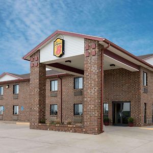 Super 8 By Wyndham Wakeeney Hotel Exterior photo