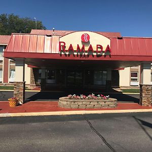 Ramada By Wyndham Albert Lea Hotel Exterior photo