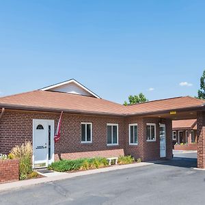 Days Inn By Wyndham Worland Exterior photo