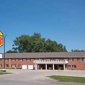 Super 8 By Wyndham Sheldon Hotel Exterior photo