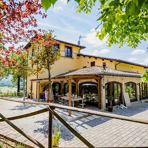 L'Incanto Dei Sibillini Guest House Cessapalombo Exterior photo