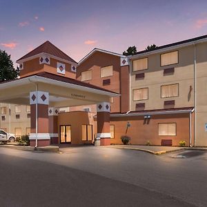 Best Western Logan Inn Chapmanville Exterior photo