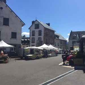 L' Ardente Bed & Breakfast Saint-Sauves-d'Auvergne Exterior photo