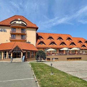 Hotel Ondava Stropkov Exterior photo