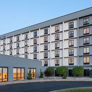 Comfort Inn & Suites Buffalo Airport Exterior photo