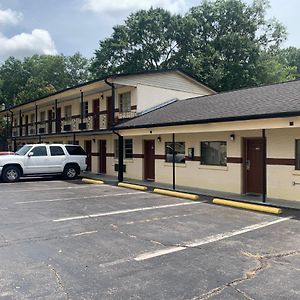 Economy Inn Tupelo Exterior photo