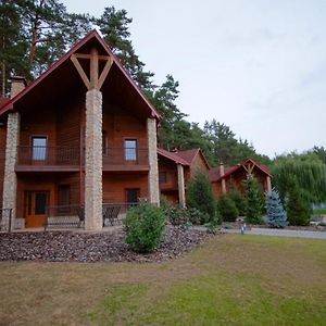 Tita Family House Hotel Gnedin Exterior photo