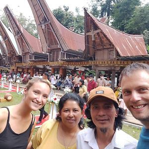 Toraja Manubackpacker Hotel Rantepao Exterior photo