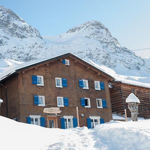 Berghaus Sulzfluh Hotel Saint Antonien Exterior photo