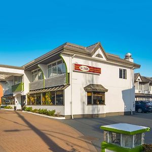 Surestay Hotel By Best Western North Vancouver Capilano Exterior photo