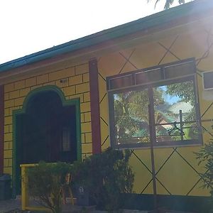 Rodel Yellow Hauz Hotel Itaytay Exterior photo