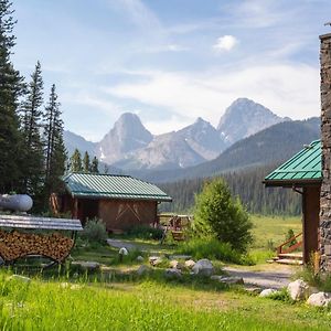 Mount Engadine Lodge Kananaskis Exterior photo