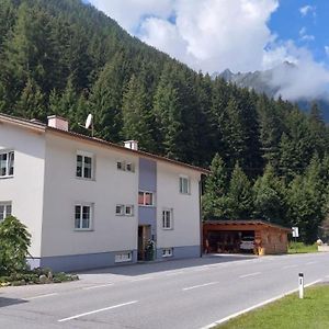 Beim Holzwurm Andy Apartment Sankt Leonhard im Pitztal Exterior photo