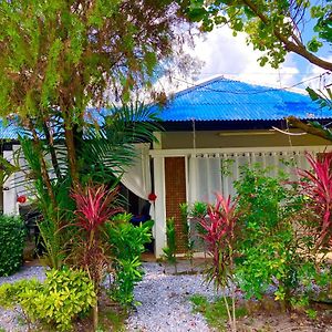 The Family Ozone Pool House: Mountain Retreat in Kaeng Krachan Villa Ban Song Phi Nong  Exterior photo