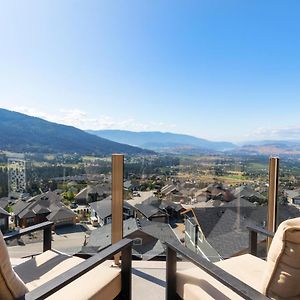 3 Bed, 2 Bath Upper Suite Overlooking The City Vernon Exterior photo