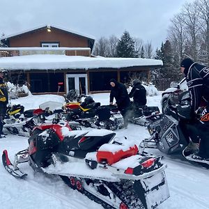 Madawaska Lodge Exterior photo