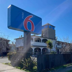 Motel 6 Richmond Ca Civic Center Exterior photo