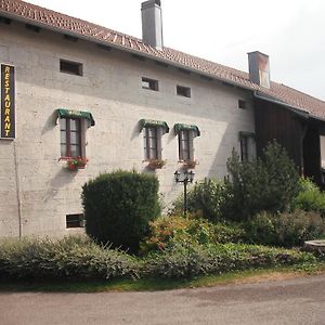 Auberge De La Motte Les Combes  Exterior photo