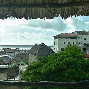 Jambohouse Lamu Bed & Breakfast Exterior photo