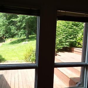 Master Bedroom With Garden View Huntington Exterior photo