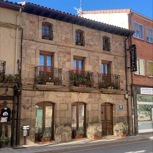 Hostal Rural Las Nubes Salas De Los Infantes Exterior photo