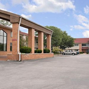 Travelodge Indianapolis Castleton Exterior photo