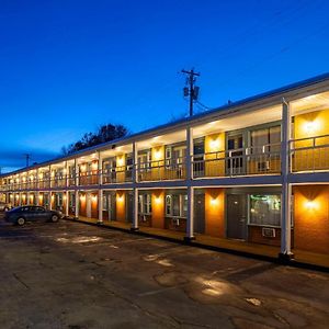 Econo Lodge Miramichi Exterior photo