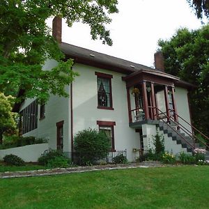 The Pines Of Dresden Bed & Breakfast Exterior photo