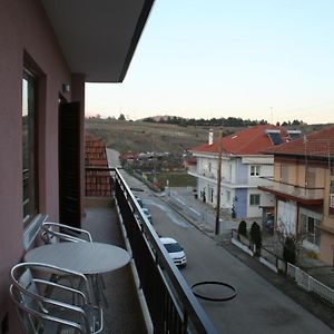 Το Σπιτικό Της Μαρίας Apartment Maniakoi  Exterior photo