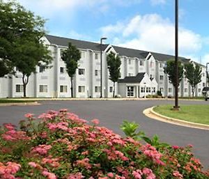 Microtel Inn & Suites By Wyndham Madison East Exterior photo