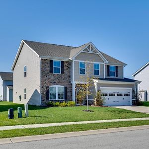 Spacious Home With Fireplace - Near Golf! Brownsburg Exterior photo