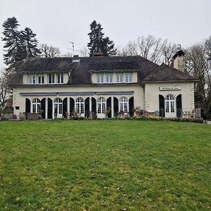 Aux Berges Du Lac De Mondon Hotel Mailhac-sur-Benaize Exterior photo