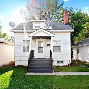 Cozy Cottage 10 Mins To Dtwn Cle Free Parking Euclid Exterior photo