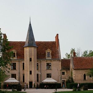 Chateau - Hotel Le Sallay Magny-Cours Exterior photo