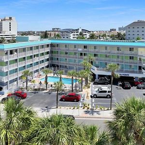 Pelican Pointe Hotel Clearwater Beach Exterior photo