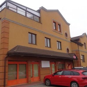 Noclegi Viva Mszczonow Exterior photo